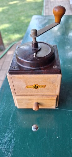 Alte kaffeemühle - alte,