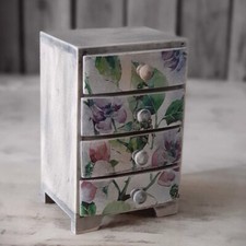 Vintage Dekoschränkchen 4