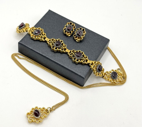 Vintage schmuckset mit roten - vintage,