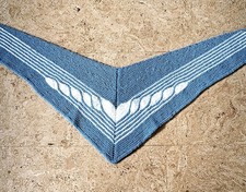 DREIECKSTUCH - SCHALTUCH FLACH,  UMSCHLAGTUCH, JEANSBLAU,  HANDARBEIT, UNIKAT