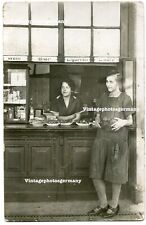 D3427 Foto 1926 Kiosk Frau
