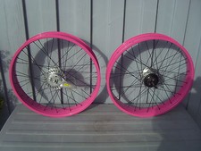  Cruiser Laufradsatz  24 Zoll  80mm  in magenta *