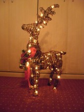 Rentier aus echtem Reisig mit Beleuchtung Weihnachtlich geschmückt