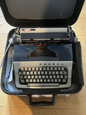 Consul 221.1 Schreibmaschine mit Koffer, Anleitung & Zubehör–voll funktionsfähig