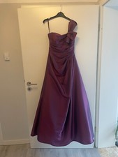 Lilanes Ballkleid (Größe 36) mit Unterrock aus Tüll - Kelsey Rose