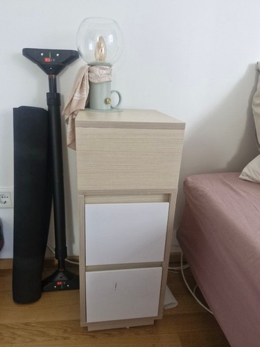 Schmaler weißer nachttisch - schmaler, /