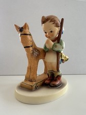 M.I. Hummel Goebel Figur Hum