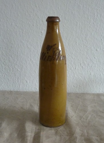 Alte tonflasche - alte,