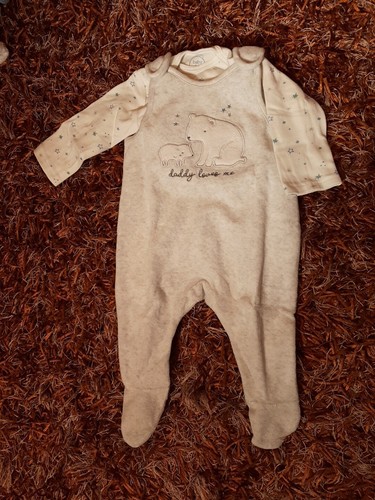 Strampler mit fuß und shirt - strampler,