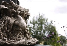 STEINFIGUR, GREENMAN, WAND