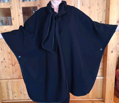Miss smith cape mantel - miss, m