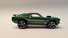 hot wheels '70 Ford Mustang