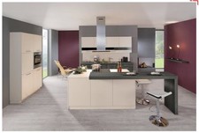 Design Einbauküche Concept Kaschmir Castelleiche große Musterküche mit Insel