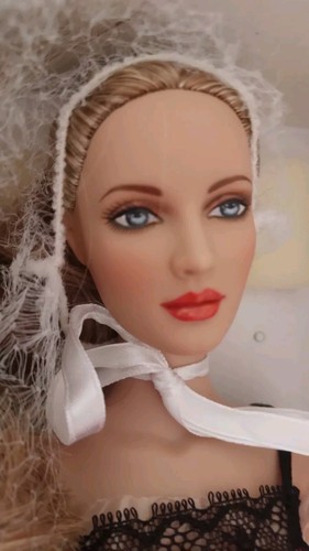 Tonner doll sweetheart - doll, style