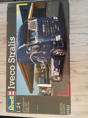 Revell 07423 iveco - revell, 1/24