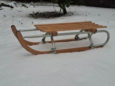  Holzschlitten aus Hartholz