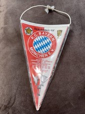 Fussballwimpel FC Bayern München mit Liste der Erfolge von 1932-1994
