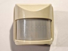 Busch-Jaeger Wächter 180 Sensor 6803-212 UP Reflex SI / Duro 2000, Cremeweiß