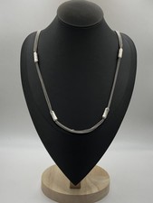 Silberfarbene Kette, mehrreihig mit Zylinderelementen #135