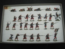 29 alte Heinrichsen Zinnsoldaten Franzosen Infanterie Bajonettangriff  1870/71