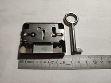 Möbelschloss Aufschraubschloss Schrankschloss mit Schlüssel