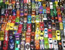 20 Hot Wheels Autos / Cars -