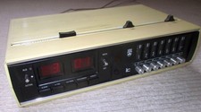vintage Grundig Radiowecker