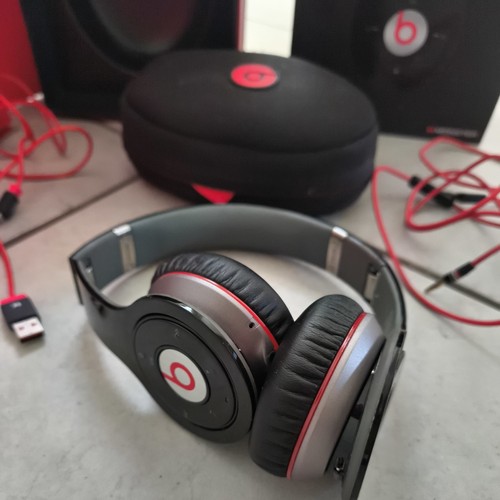 Beats dre solo wireless - by,