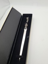 Schreibtisch-Brieföffner aus