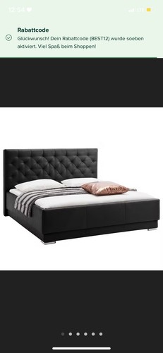 Schwarzes bett - schwarzes,