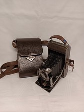 Alte Klappkamera, Balgenkamera, Ledertasche, Anastigmat Certar, oliv