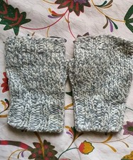 Stulpen Handschuhe Grau Damen Handarbeit Selbstgestrickt Weiß Winter 