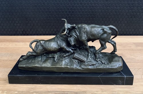 Bronzefigur kämpfende stiere - bronzefigur,