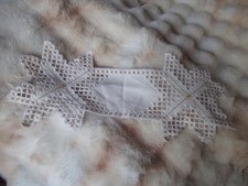 Weihnachtstischdecke  Hardanger  Handarbeit  creme mit Goldfäden  52 cm lang