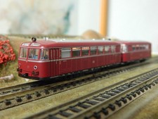Fleischmann 7400 / 01 : SCHIENENBUS VT 95 "DB" IN ROT MIT BEIWAGEN VB 142 SPUR N