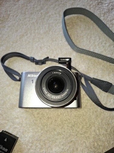 Nikon j2 - 1,