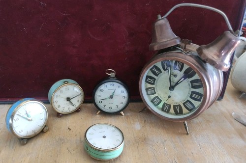 Set mit mechanischen weckern - set,