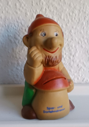 Schöne alte spardose - alte,