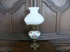 Dekorative Lampe Tischlampe im Petroleumlampen Stil reich verziert Elektrisch