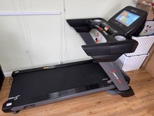 SportsTech Profi-Laufband F75