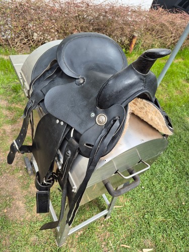 Gebrauchter schwarzer - gebrauchter,