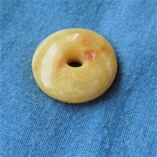 Bernstein gebohrt - Donut Durchmesser ca. 2,45 cm - Naturbernstein butterscotch