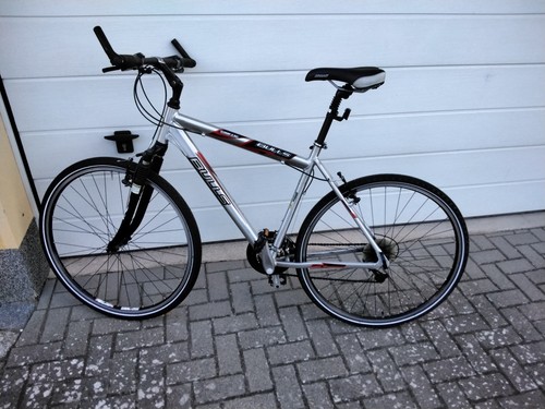 Trekking fahrrad ziger von - fahrrad,