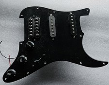 Strat PICKGUARD Loaded - Schwarz