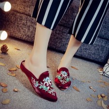Damen Samt Blumen flache spitz zulaufende Hausschuhe Halbschuhe Stickerei Pantoletten Schuhe