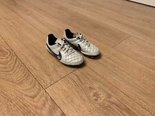  Kinder Nike Tiempo Fußballschuhe Gr. 28 TOP Zustand Rasen/Kunstrasen