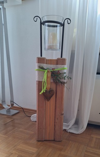 Windlicht mit holzbalken - windlicht,