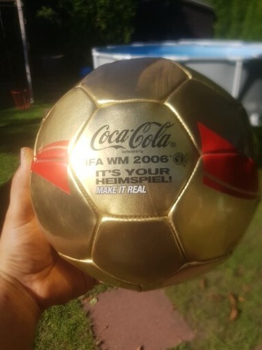 Coca cola goldener fußball - coca-cola, wm