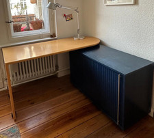 Schreibtisch mit