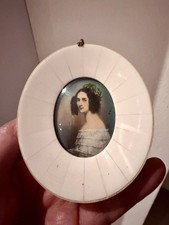 Ovales Elfenbeinbild